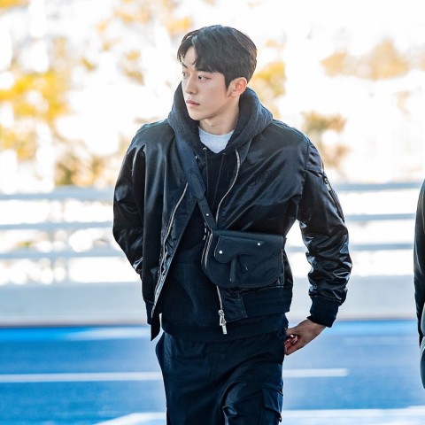 디올 새들 숄더 스트랩 파우치 백