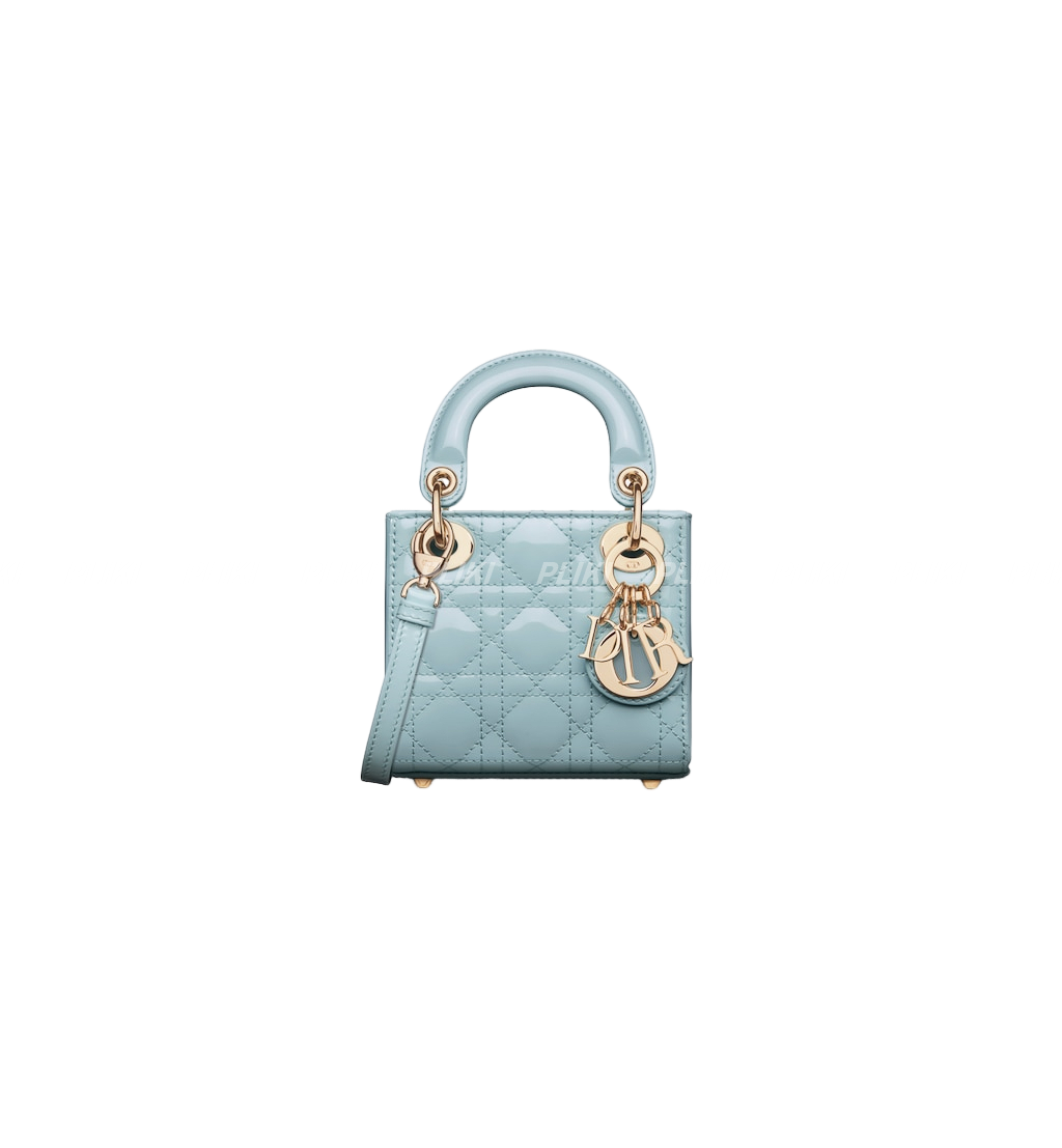디올 Lady Dior 셀레스티얼 블루 페이턴트 마이크로 백