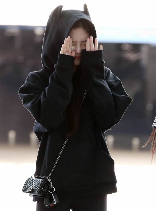 [제니 PICK] 샤넬 보이 플랩백 스몰 캐비어 은장 블랙